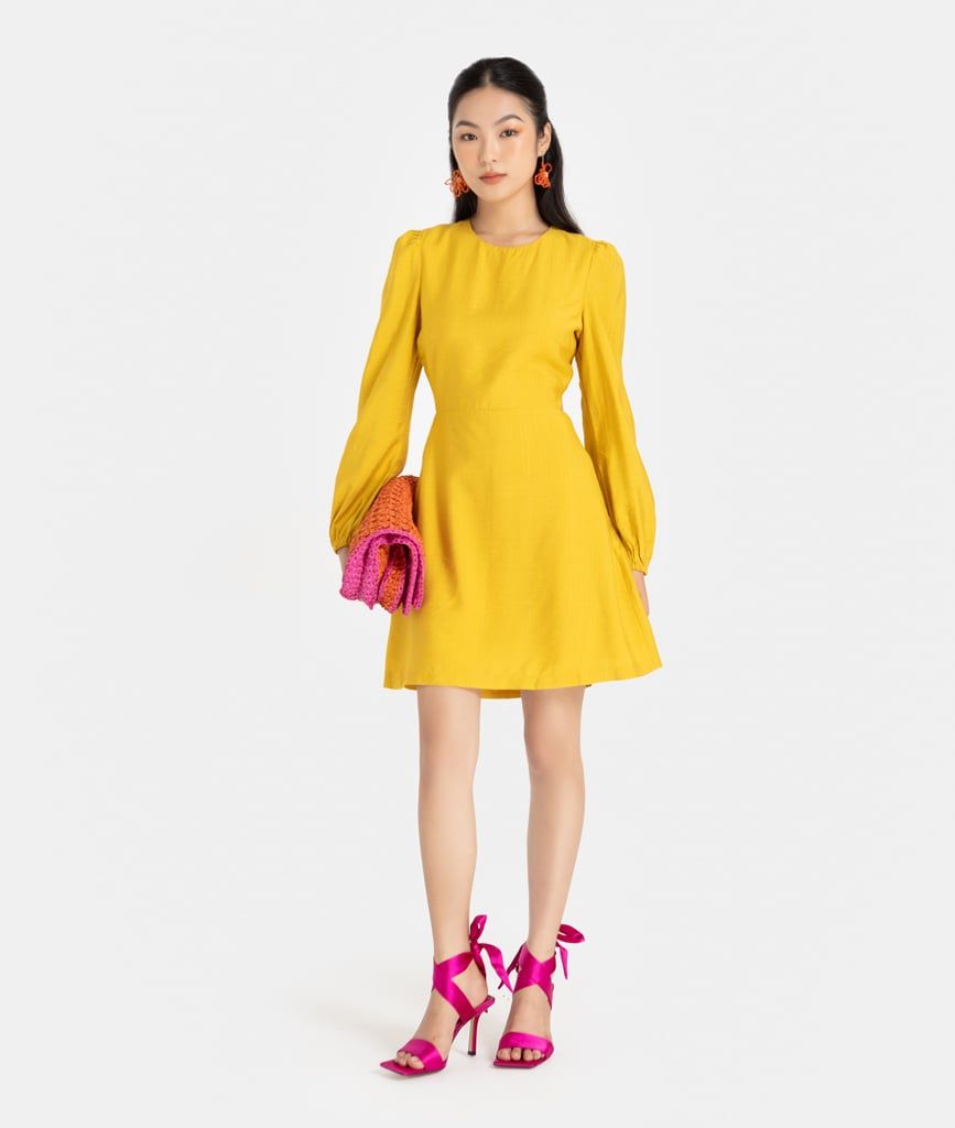 Đầm mini tay dài cutout lưng