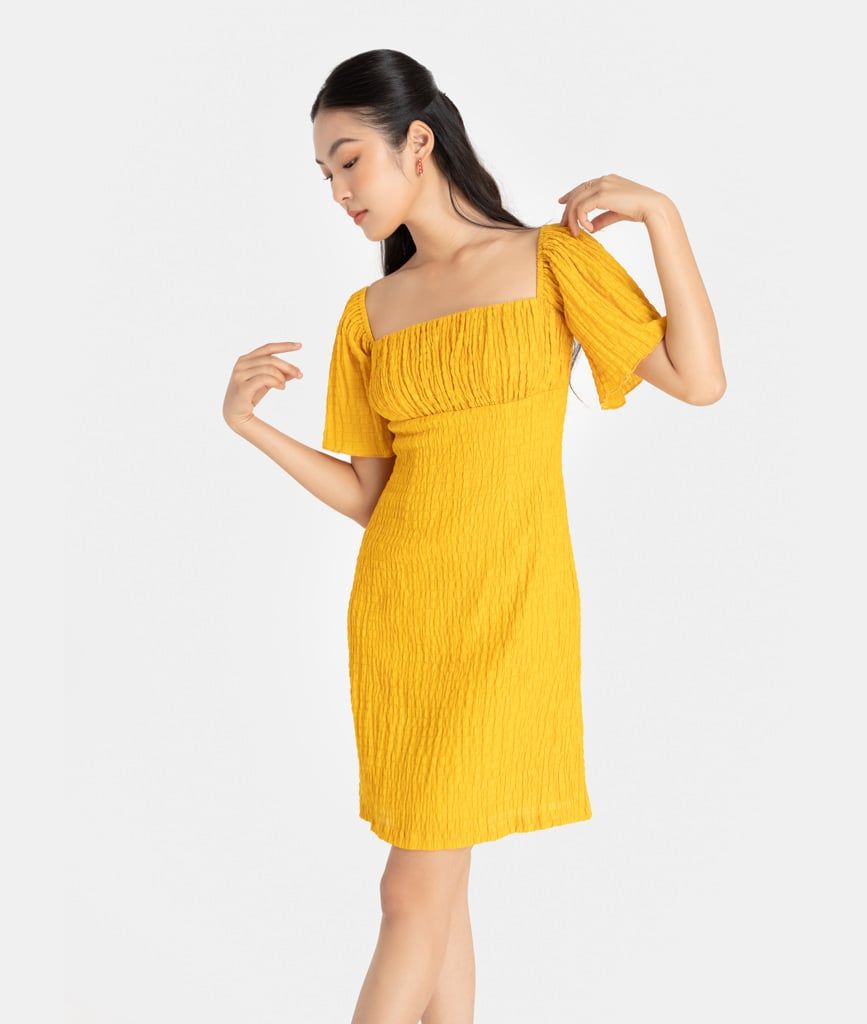 Đầm ôm nini cổ vuông tay xòe