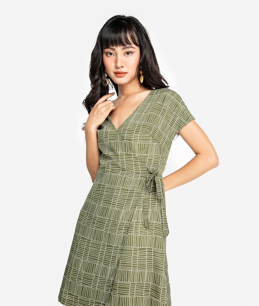 Đầm tay liền vạt đắp