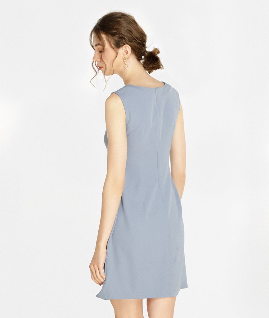 Đầm A tuytsi cổ vest