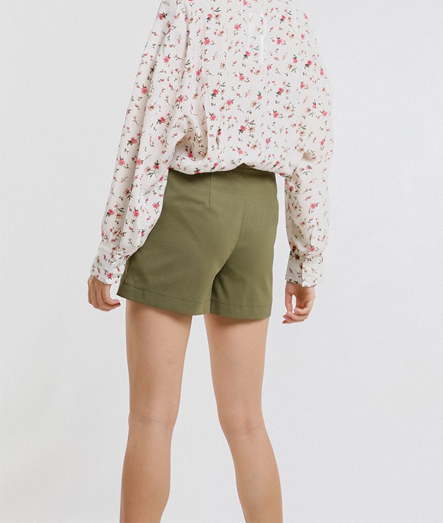 Quần shorts kaki 2 túi viền nổi