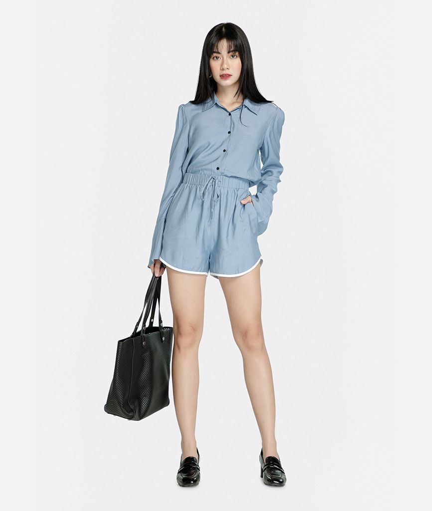 Áo sơ mi lụa tay loe