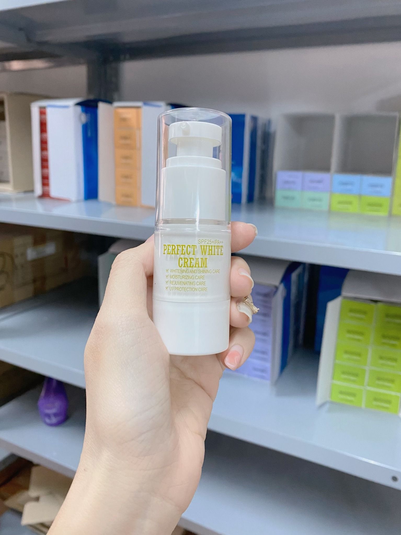  KEM DƯỠNG TRĂNG DA MẶT NKB PERFECT WHITE CREAM 20ML 