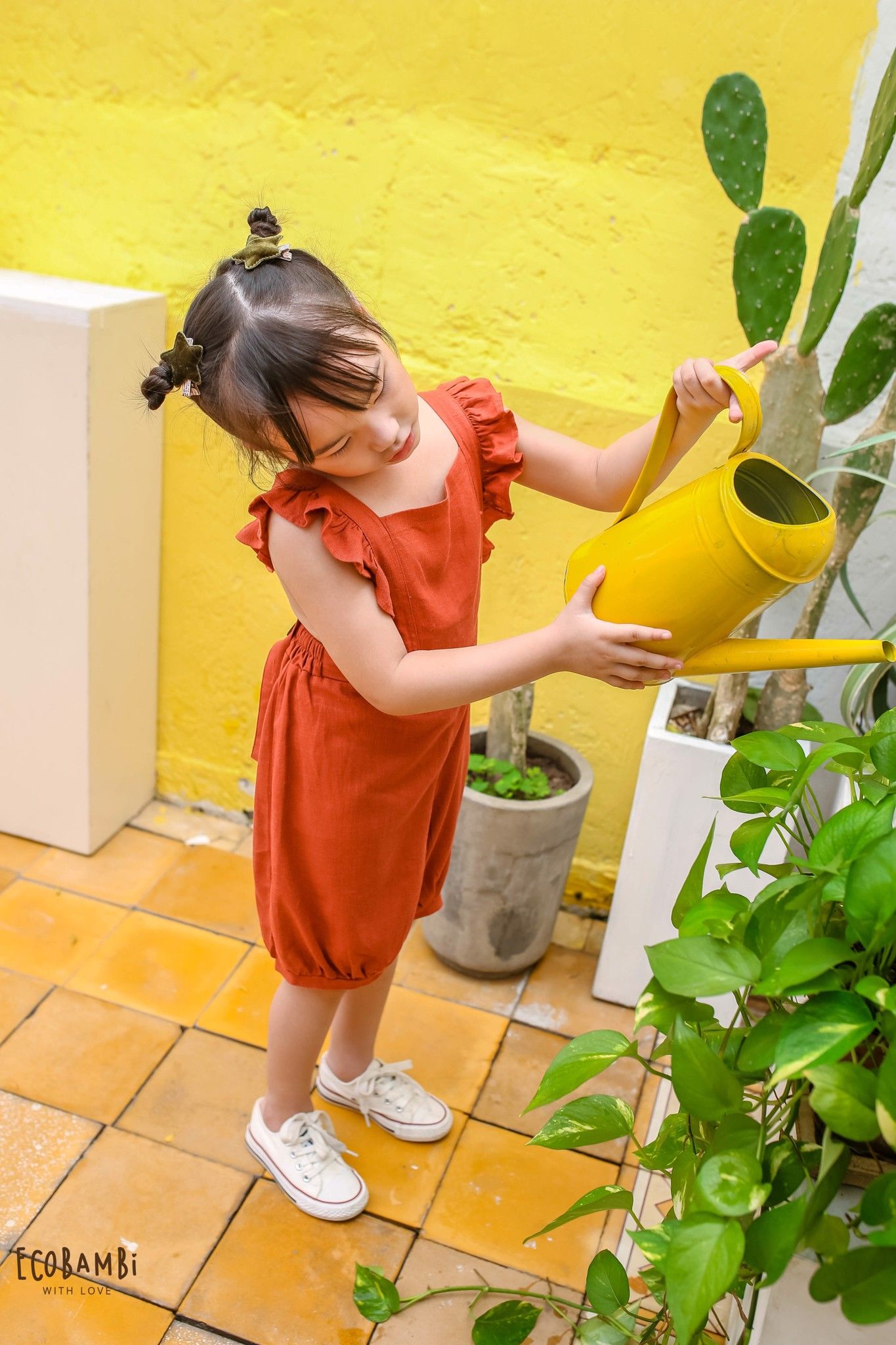 Jumpsuit linen dạng yếm bé gái