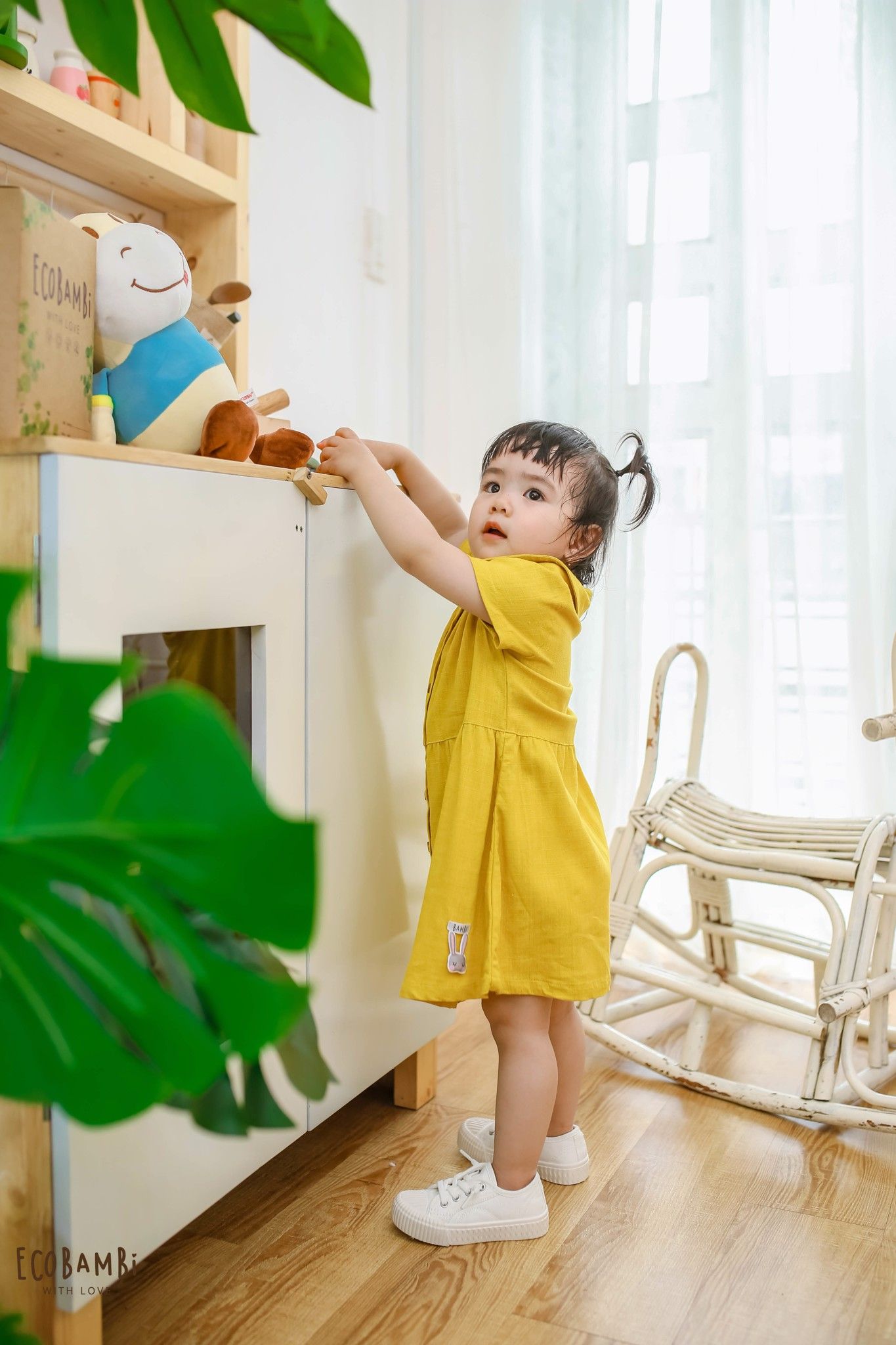 Đầm linen cổ lá sen bé gái