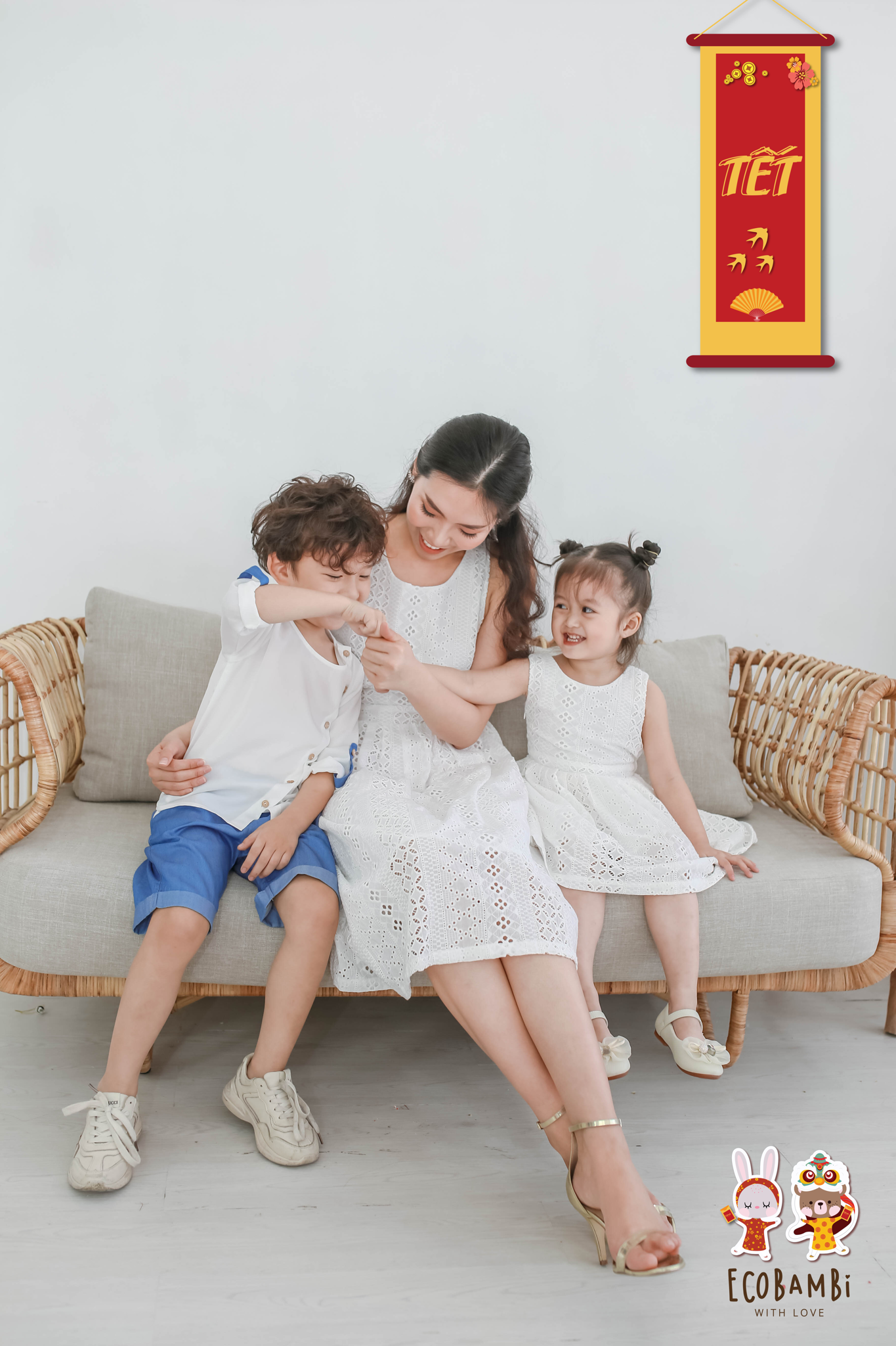 Đầm bé gái chéo lưng cotton thêu
