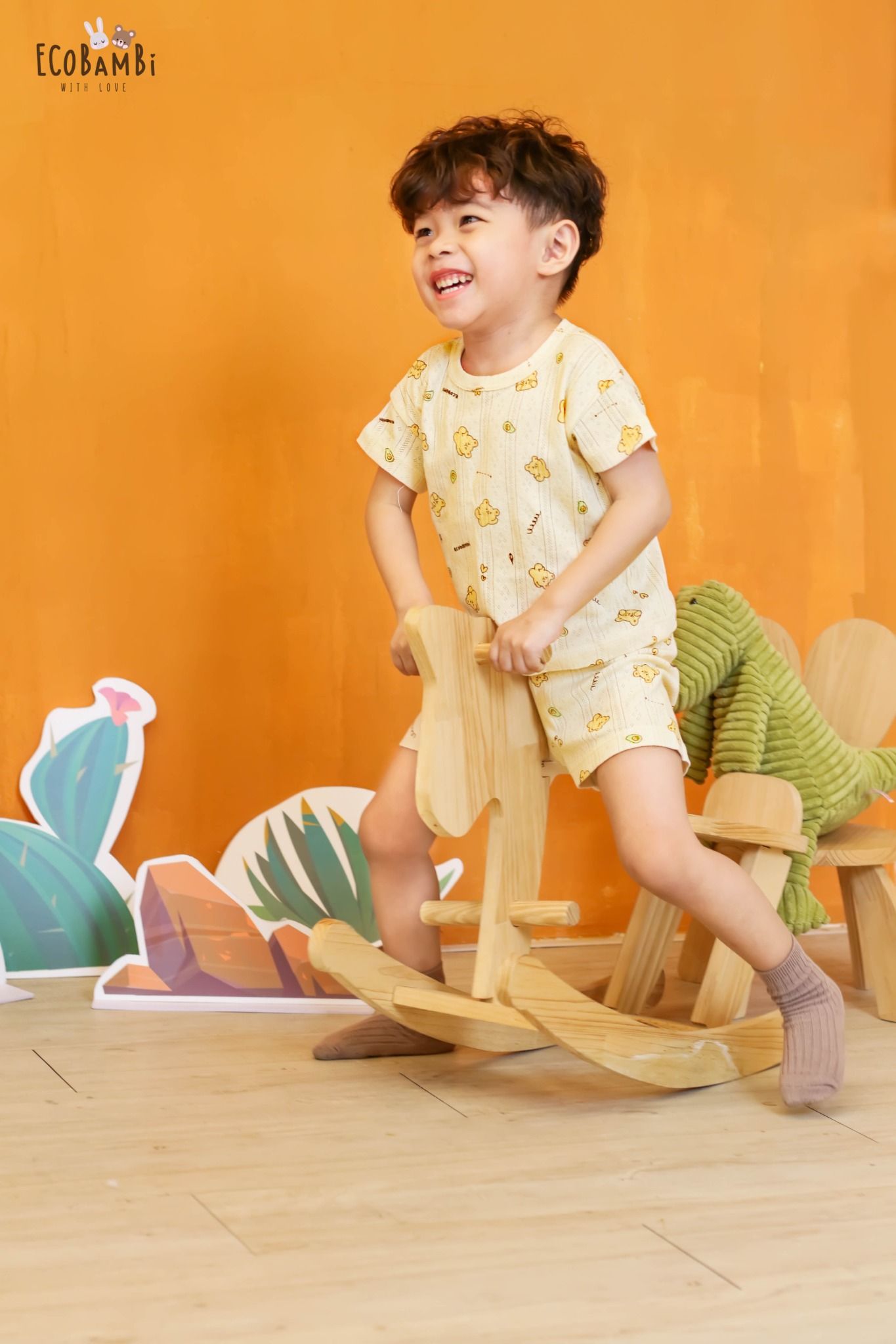 Bộ thun thông hơi cotton Hàn Quốc bé trai TAY NGẮN, QUẦN LỞ kiểu dệt Jacquard in hoạ tiết Gấu ECOBAMBI - 8935334000520