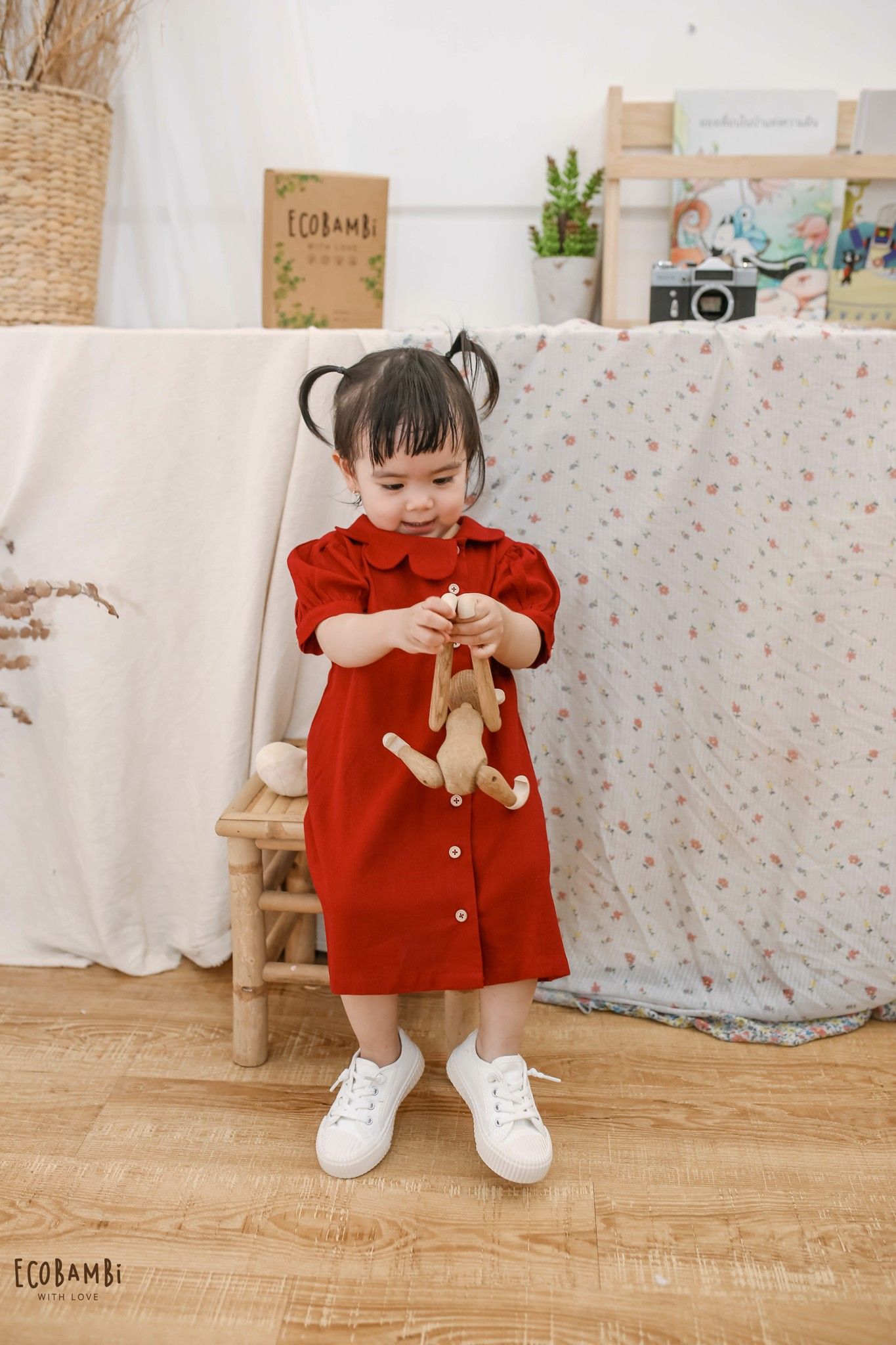 Đầm linen dáng chữ A cổ cánh hoa bé gái