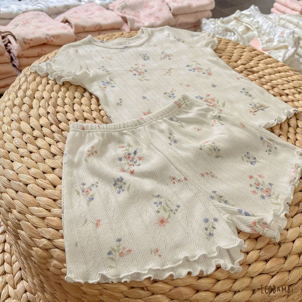 Bộ thun cotton Hàn bé gái tay ngắn kiểu dệt jacquard hoa nhí Ecobambi