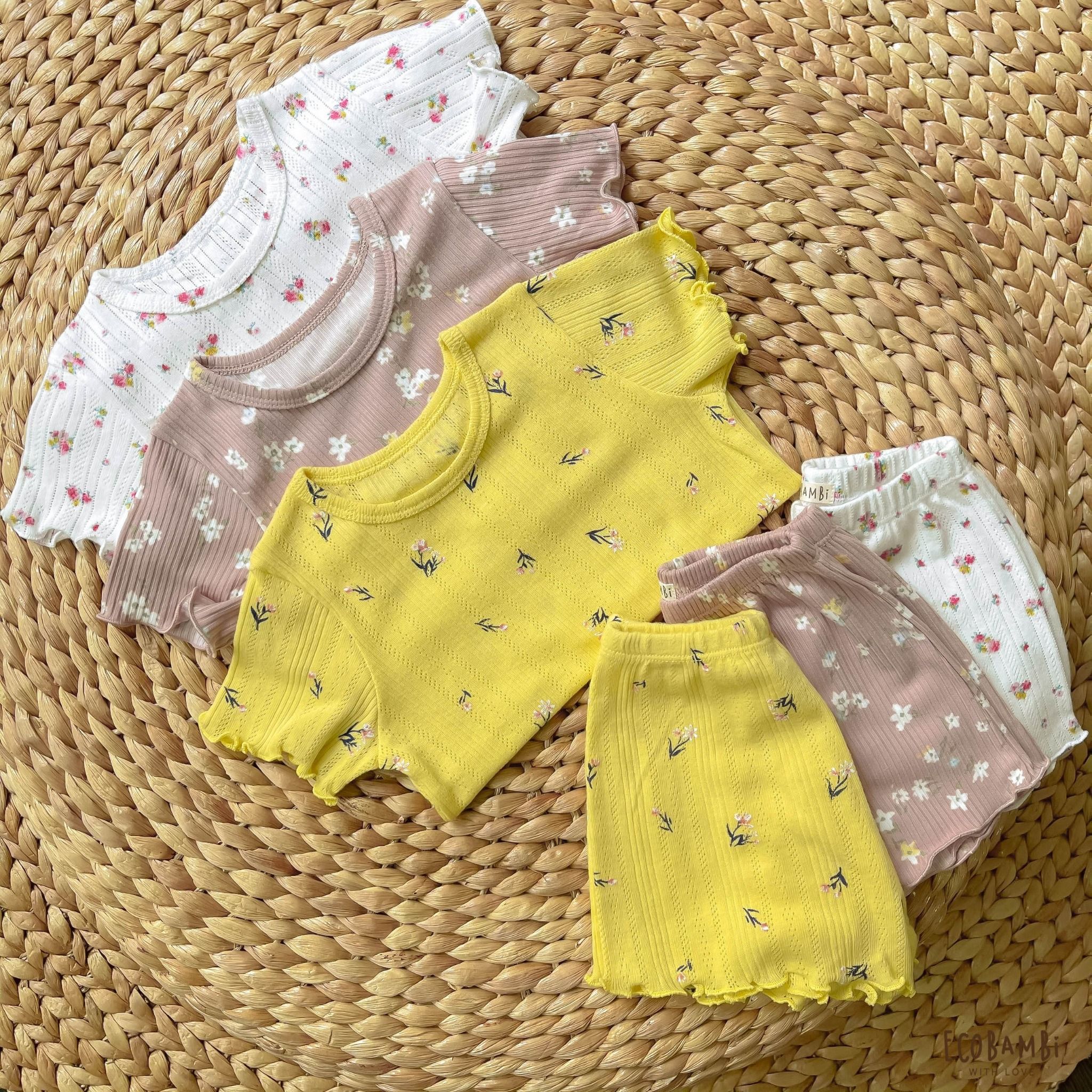 Bộ thun cotton Hàn bé gái tay ngắn kiểu dệt jacquard hoa nhí Ecobambi