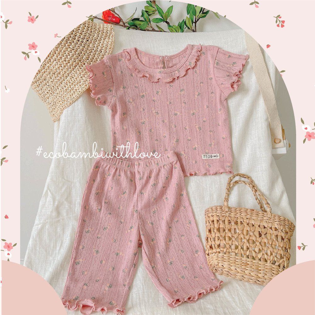 Bộ cotton thun Hàn kiểu dệt Jacquard tay ngắn cổ bèo quần lửng bé gái - 8935334000605