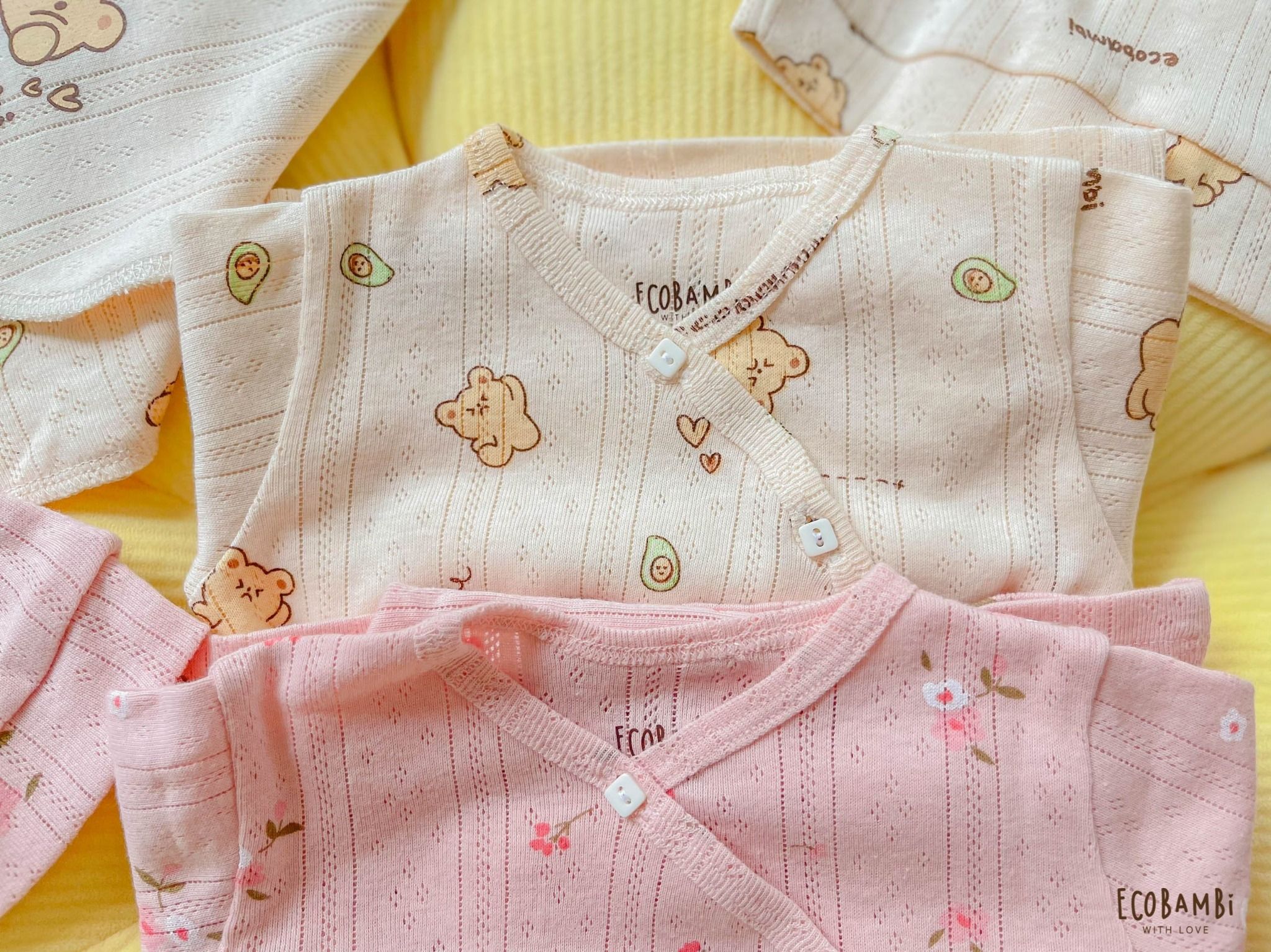NEWBORN - Combo bộ thun cotton CÀI CHÉO, DÀI TAY và NÓN dành cho trẻ sơ sinh, kiểu dệt Jacquard in hoạ tiết Ecobambi