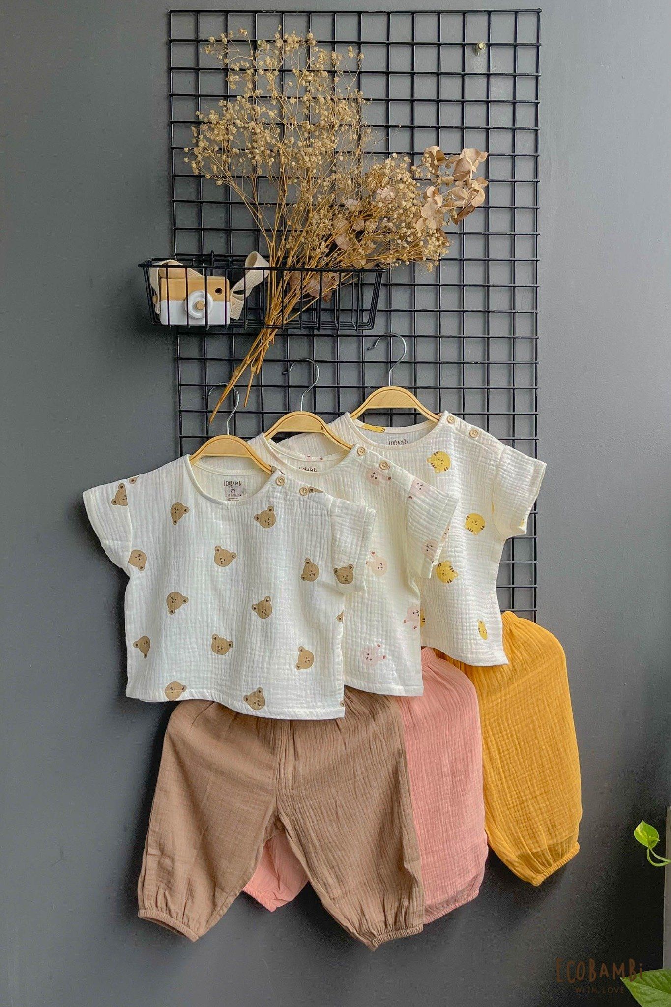 Bộ cotton Muslin Unisex TAY NGẮN, QUẦN LỬNG phong cách Hàn Quốc in hoạ tiết Gấu, Cọp, Thỏ cho bé - 8935334000582