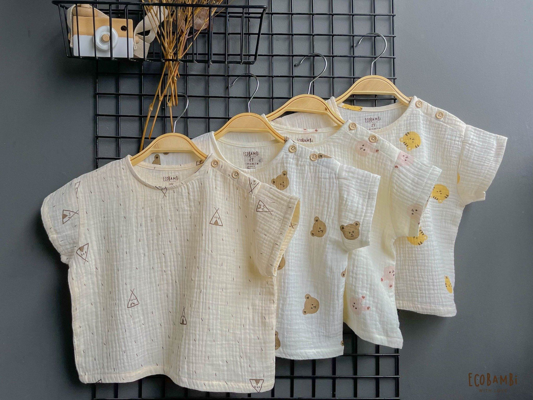 Áo UNISEX cotton Muslin TAY NGẮN phong cách Hàn Quốc năng động in hoạ tiết cho bé