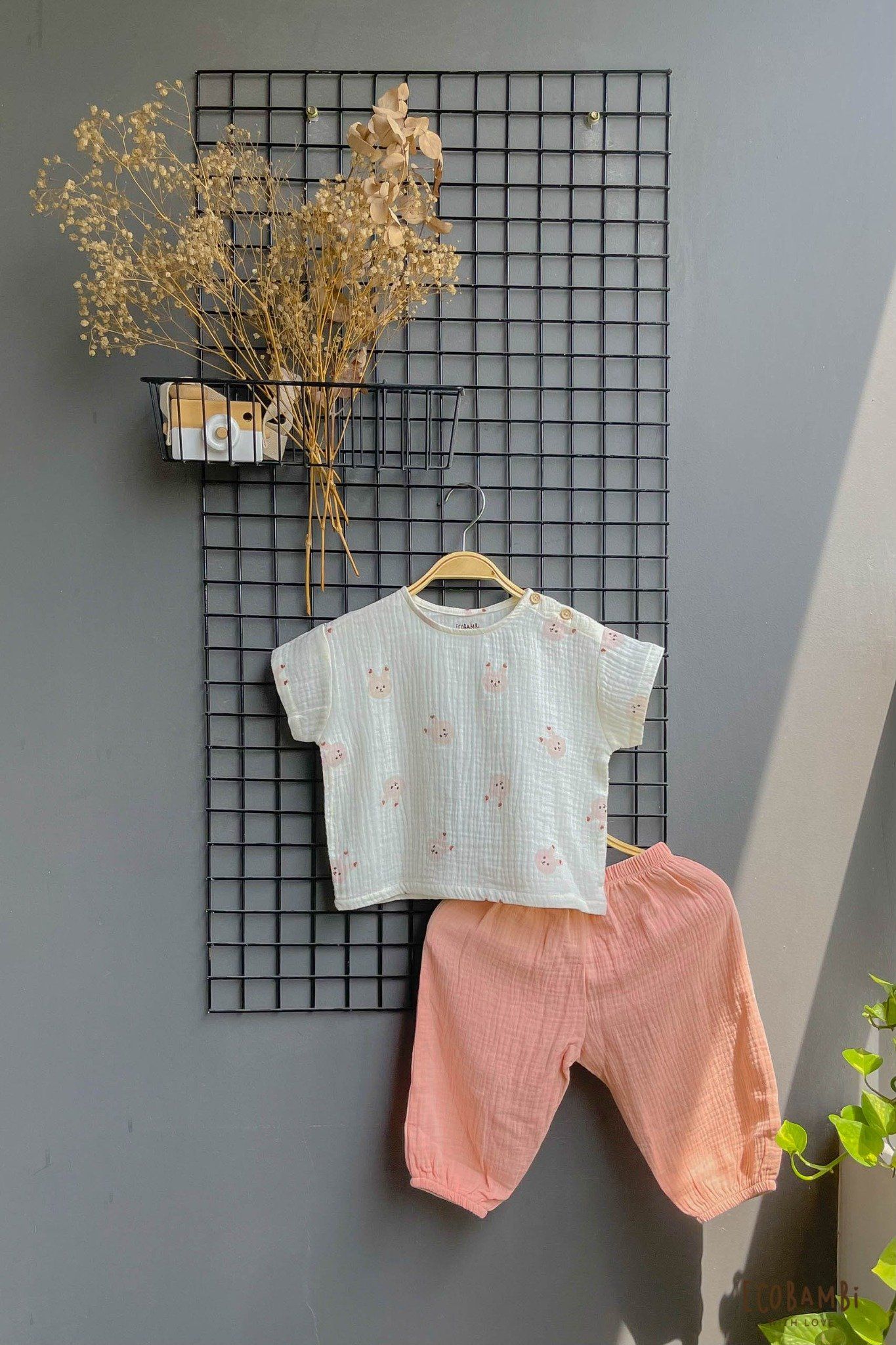 Bộ cotton Muslin Unisex TAY NGẮN, QUẦN LỬNG phong cách Hàn Quốc in hoạ tiết Gấu, Cọp, Thỏ cho bé - 8935334000582