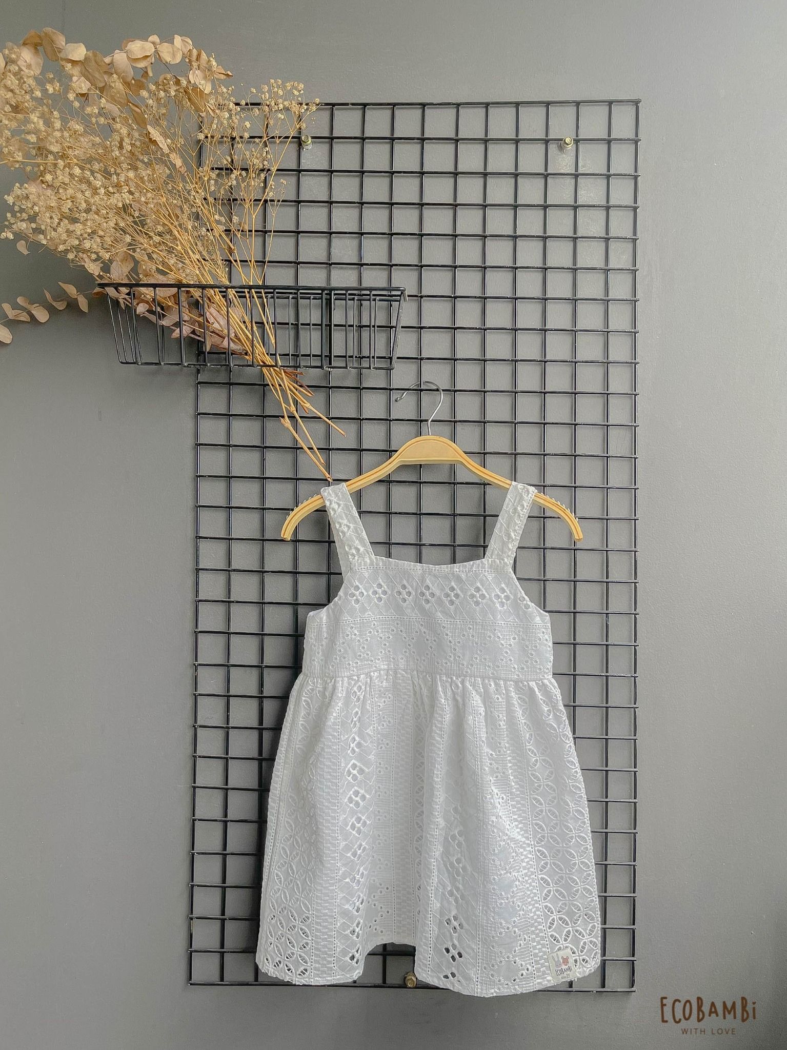 Đầm babydoll hai dây, màu trắng cotton thêu hoạ tiết dành cho bé gái - Ecobambi