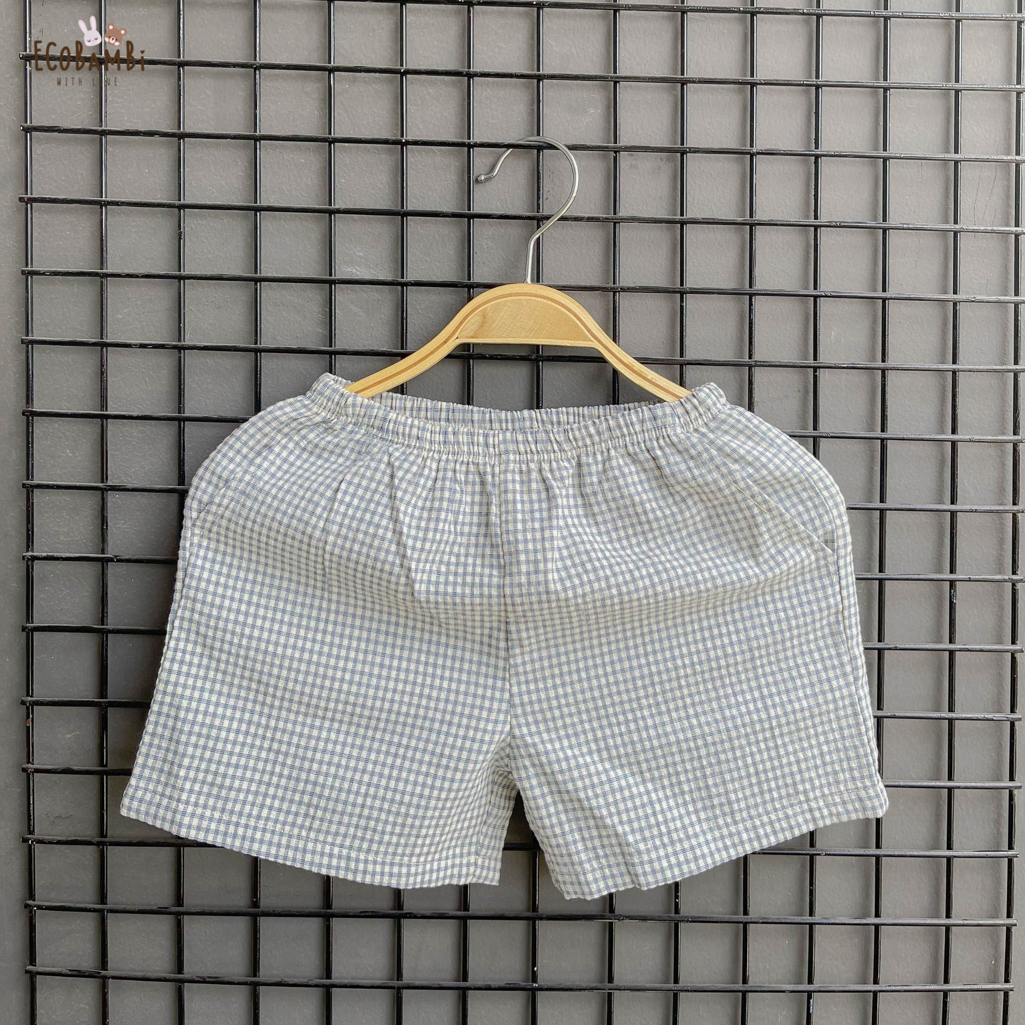 Quần short sọc caro cotton Muslin Unisex phong cách Hàn Quốc có thể phối nhiều kiểu áo cho bé ECOBAMBI