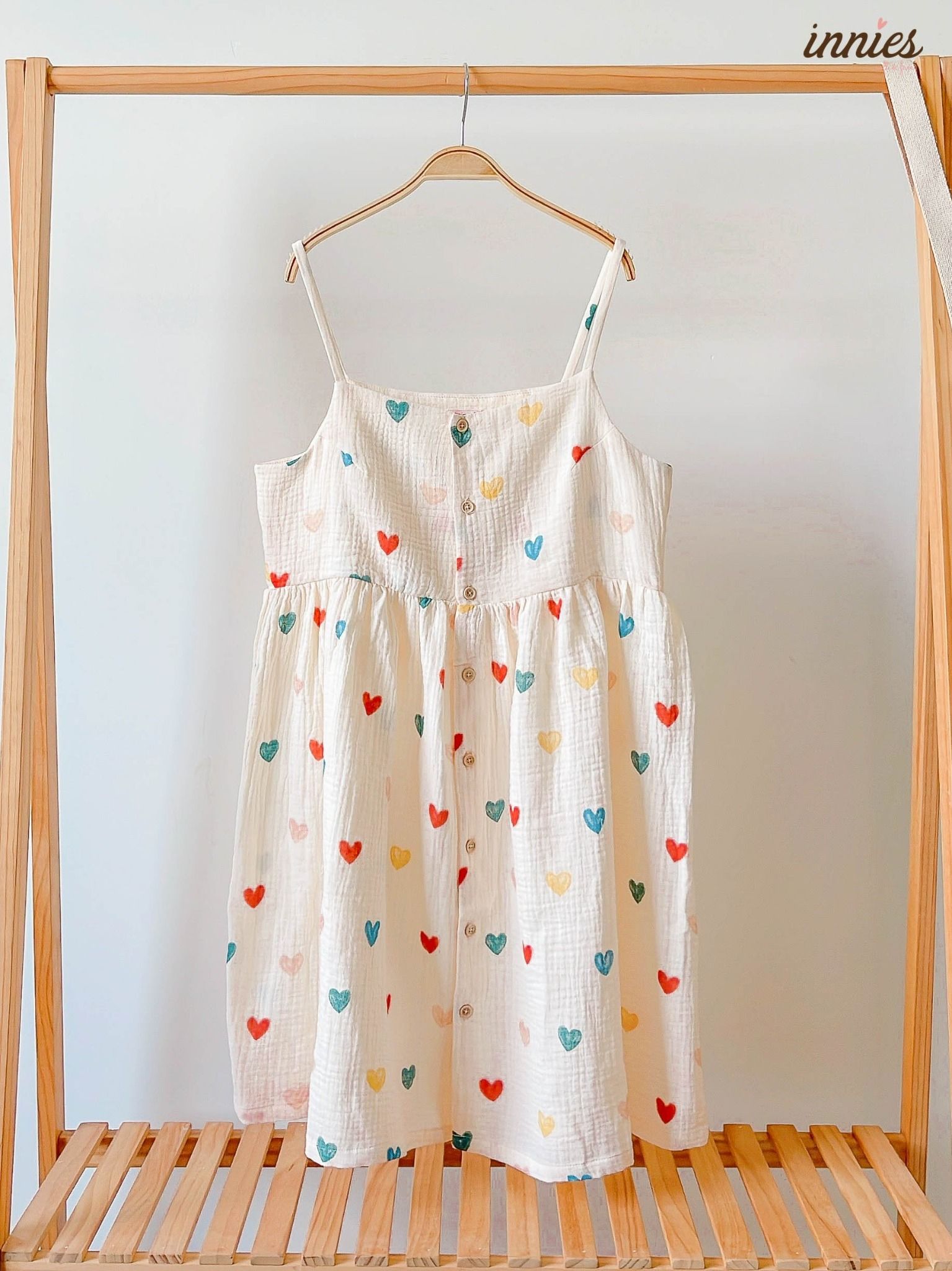 Đầm 2 dây cotton muslin, nút cài giữa, dáng xoè đáng yêu mặc nhà cho nữ Innies - IN-23DAMNU002