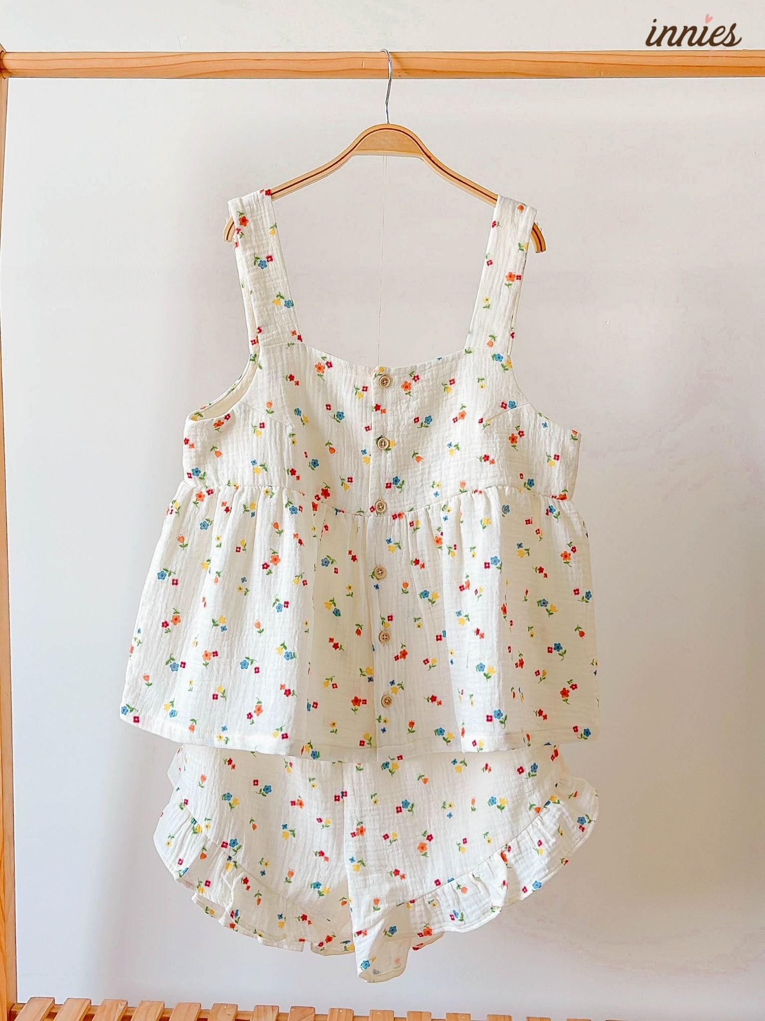 Bộ cotton muslin sát nách nút cài giữa - quần shorts bèo mặc nhà nữ Innies - IN-23BONU001 - 8935334000926