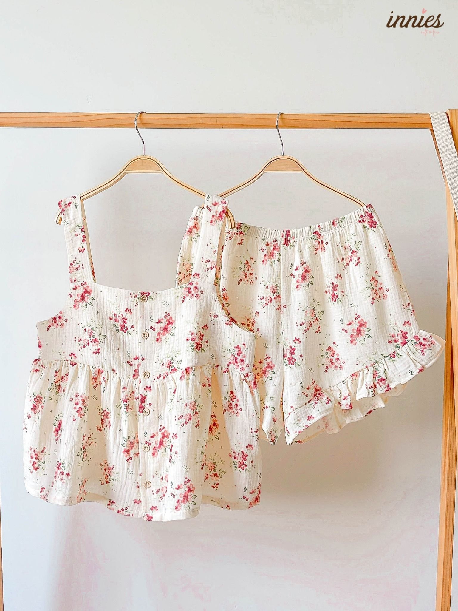 Bộ cotton muslin sát nách nút cài giữa - quần shorts bèo mặc nhà nữ Innies - IN-23BONU001 - 8935334000926