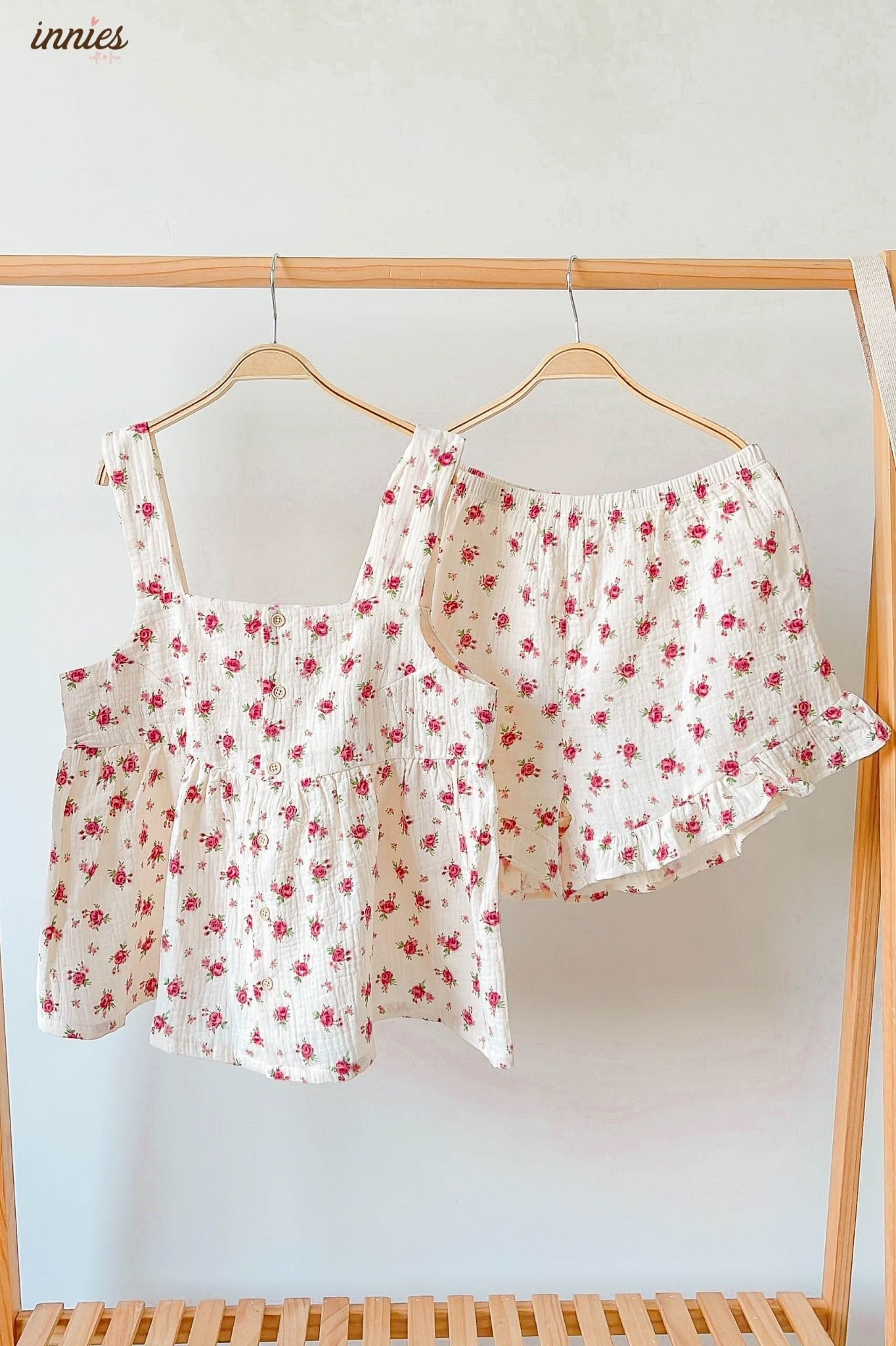 Bộ cotton muslin sát nách nút cài giữa - quần shorts bèo mặc nhà nữ Innies - IN-23BONU001 - 8935334000926