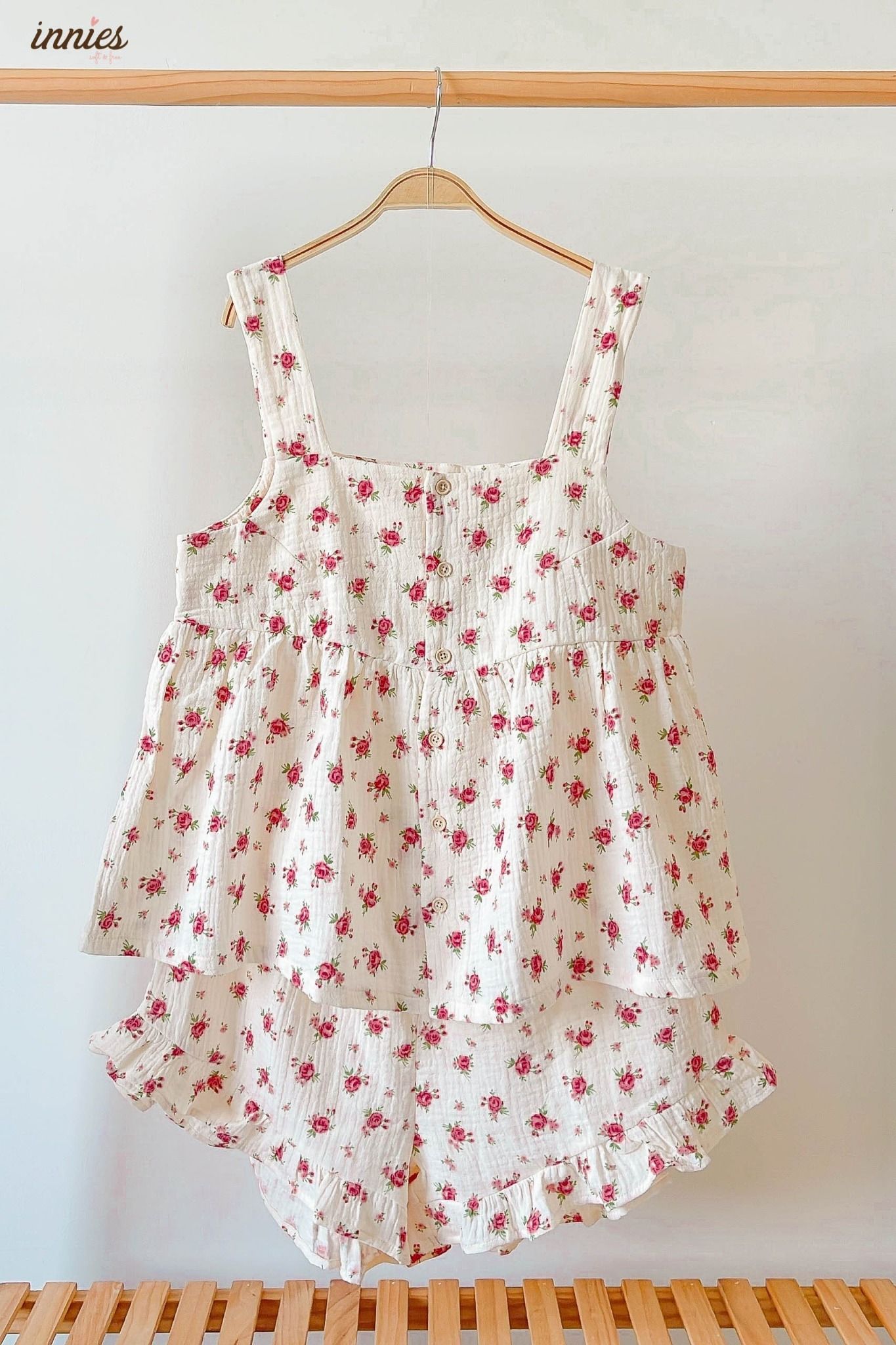 Bộ cotton muslin sát nách nút cài giữa - quần shorts bèo mặc nhà nữ Innies - IN-23BONU001 - 8935334000926