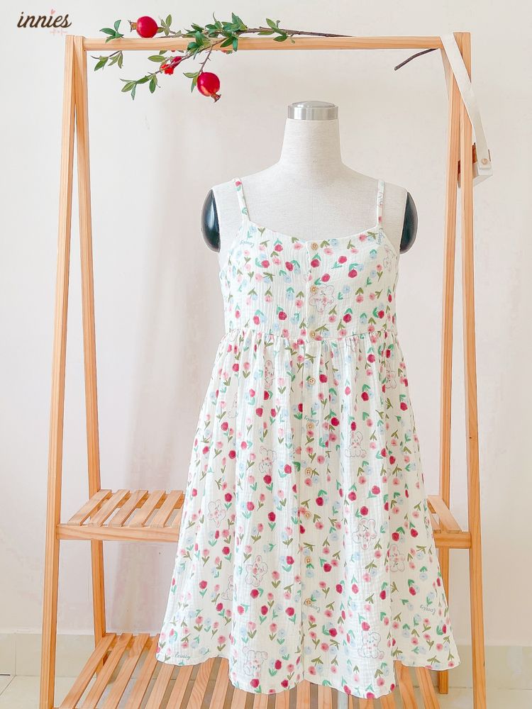 Đầm 2 dây cotton muslin, nút cài giữa, dáng xoè đáng yêu mặc nhà cho nữ Innies - IN-23DAMNU002 - 8935334000919
