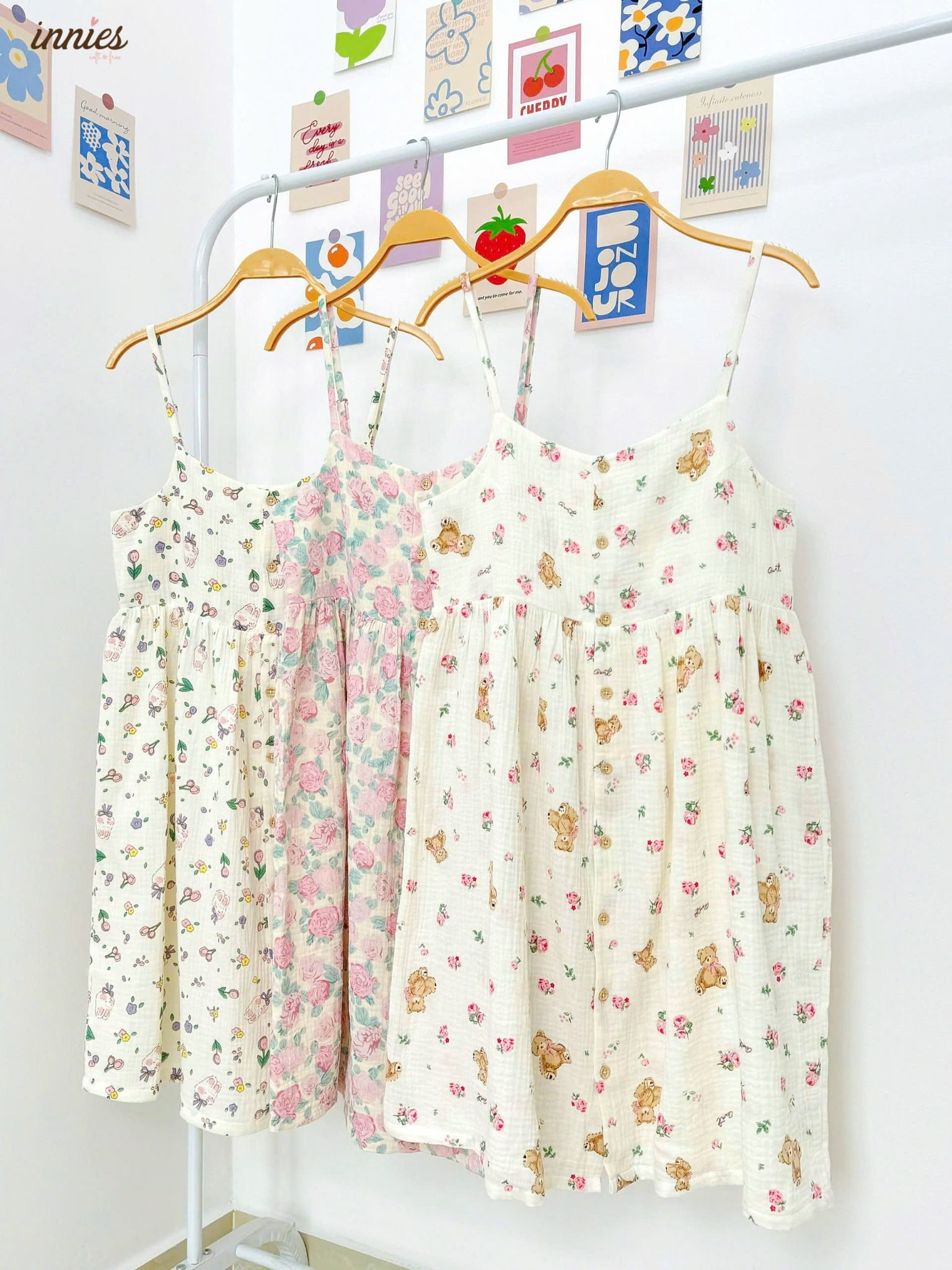 Đầm 2 dây cotton muslin, nút cài giữa, dáng xoè đáng yêu mặc nhà cho nữ Innies - IN-23DAMNU002 - 8935334000919