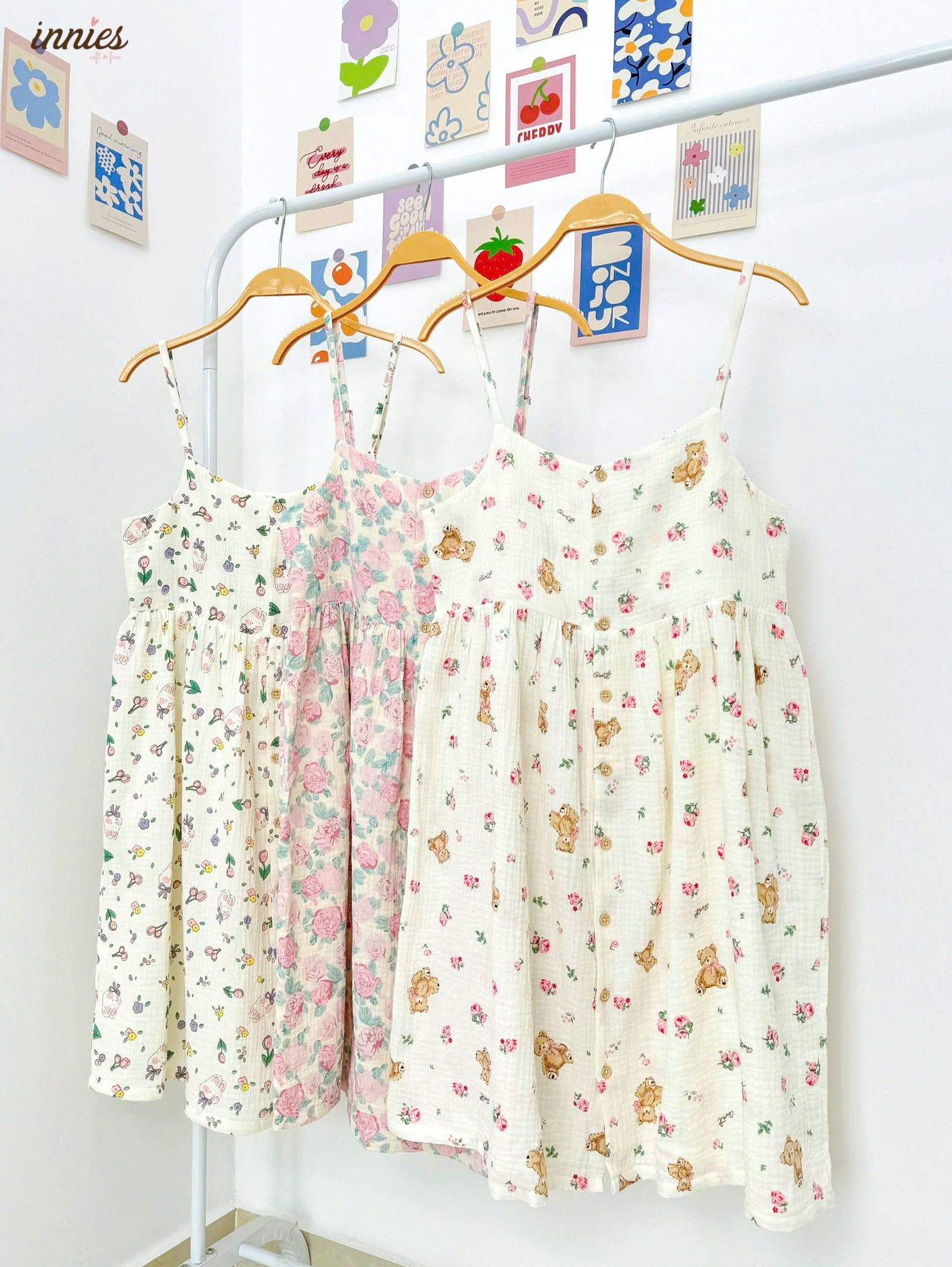 Đầm 2 dây cotton muslin, nút cài giữa, dáng xoè đáng yêu mặc nhà cho nữ Innies - IN-23DAMNU002 - 8935334000919