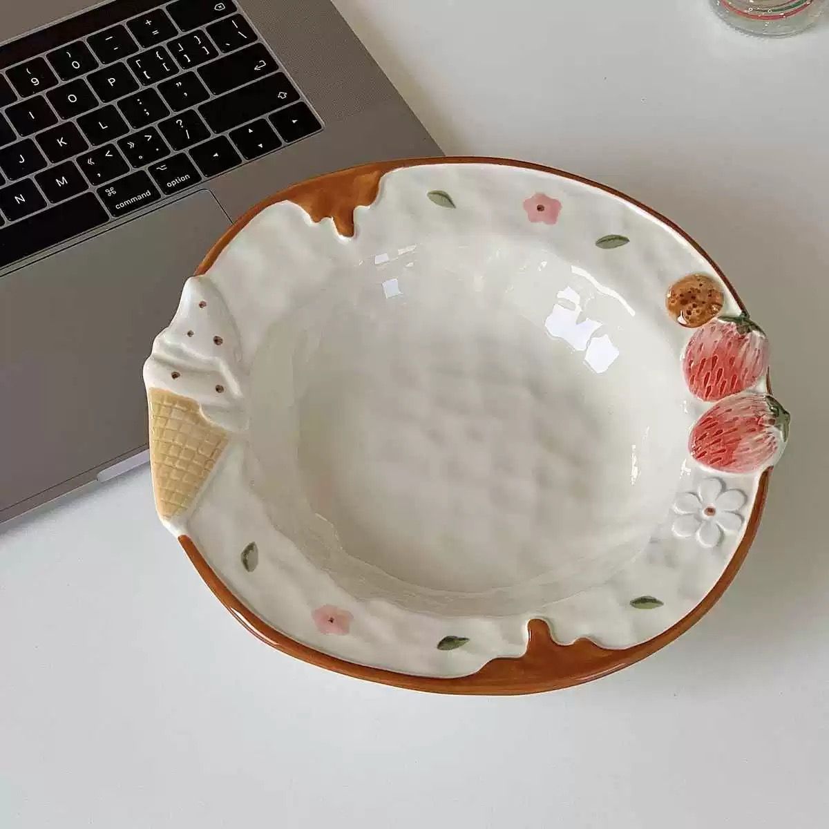 Đĩa Sứ Kem Dâu