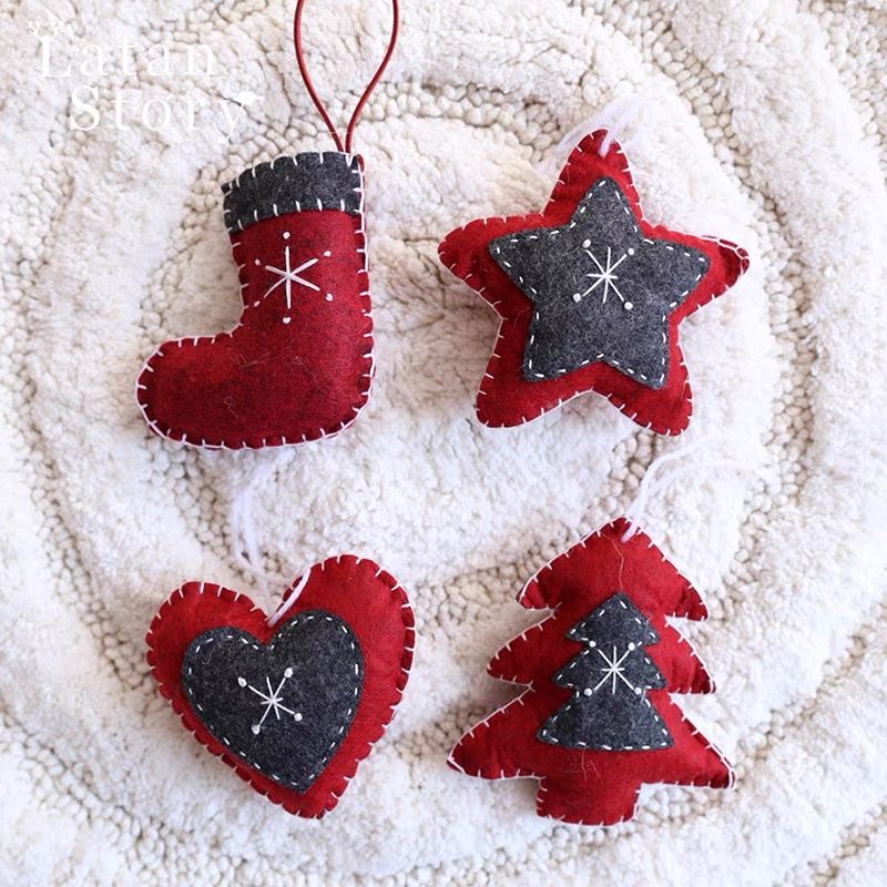 Treo Xmas Thêu Chỉ Trắng Đỏ