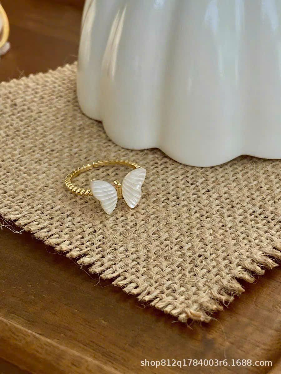 Nhẫn Butterfly Charming