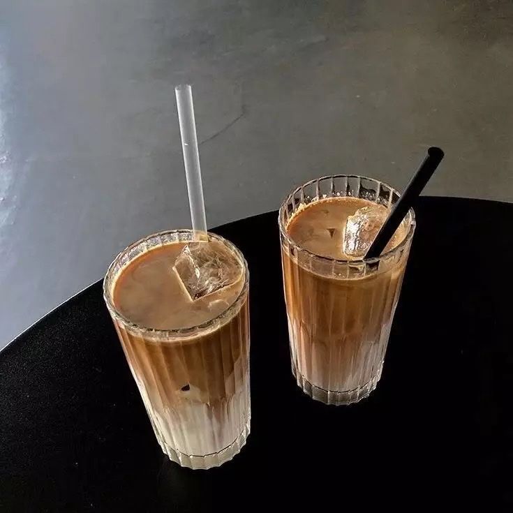Cốc thủy tinh giọt nước