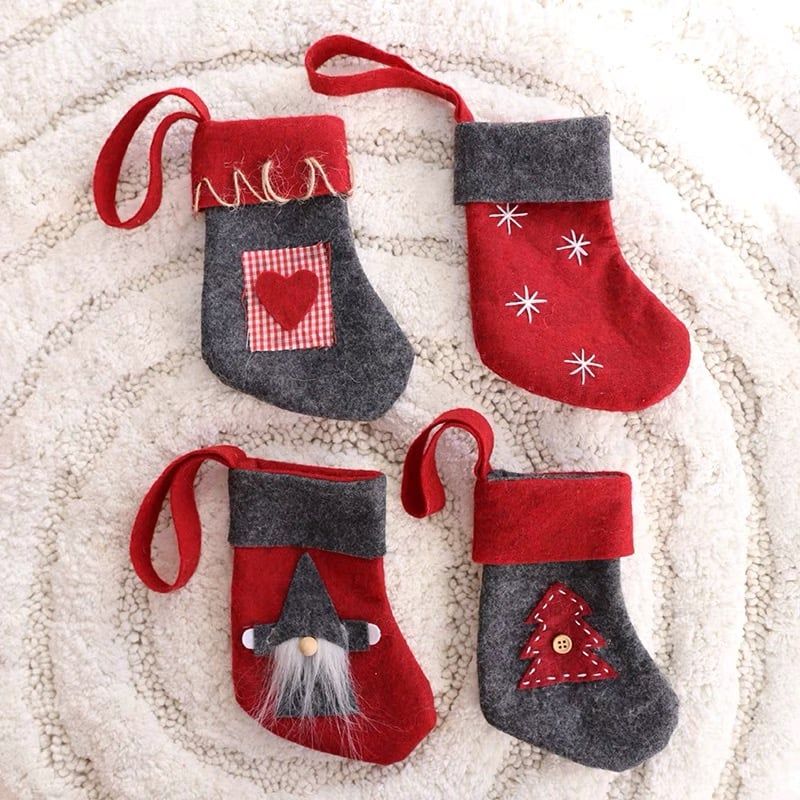 Treo Xmas Thêu Chỉ Trắng Đỏ