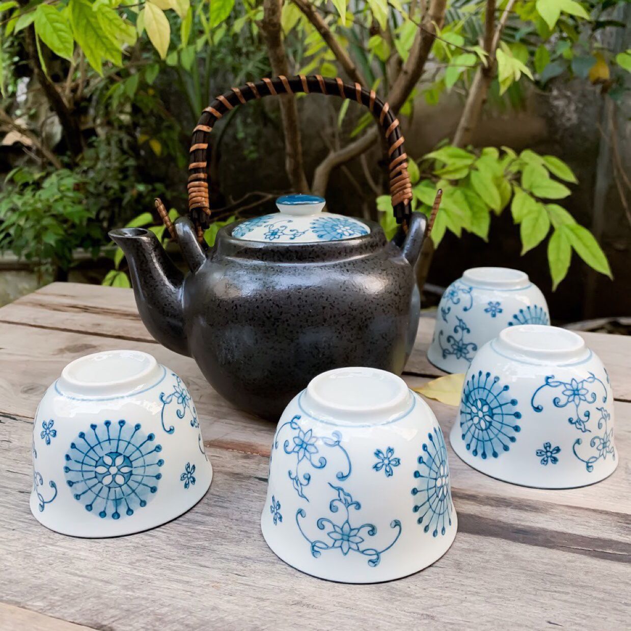 Bộ ấm họa tiết men đen