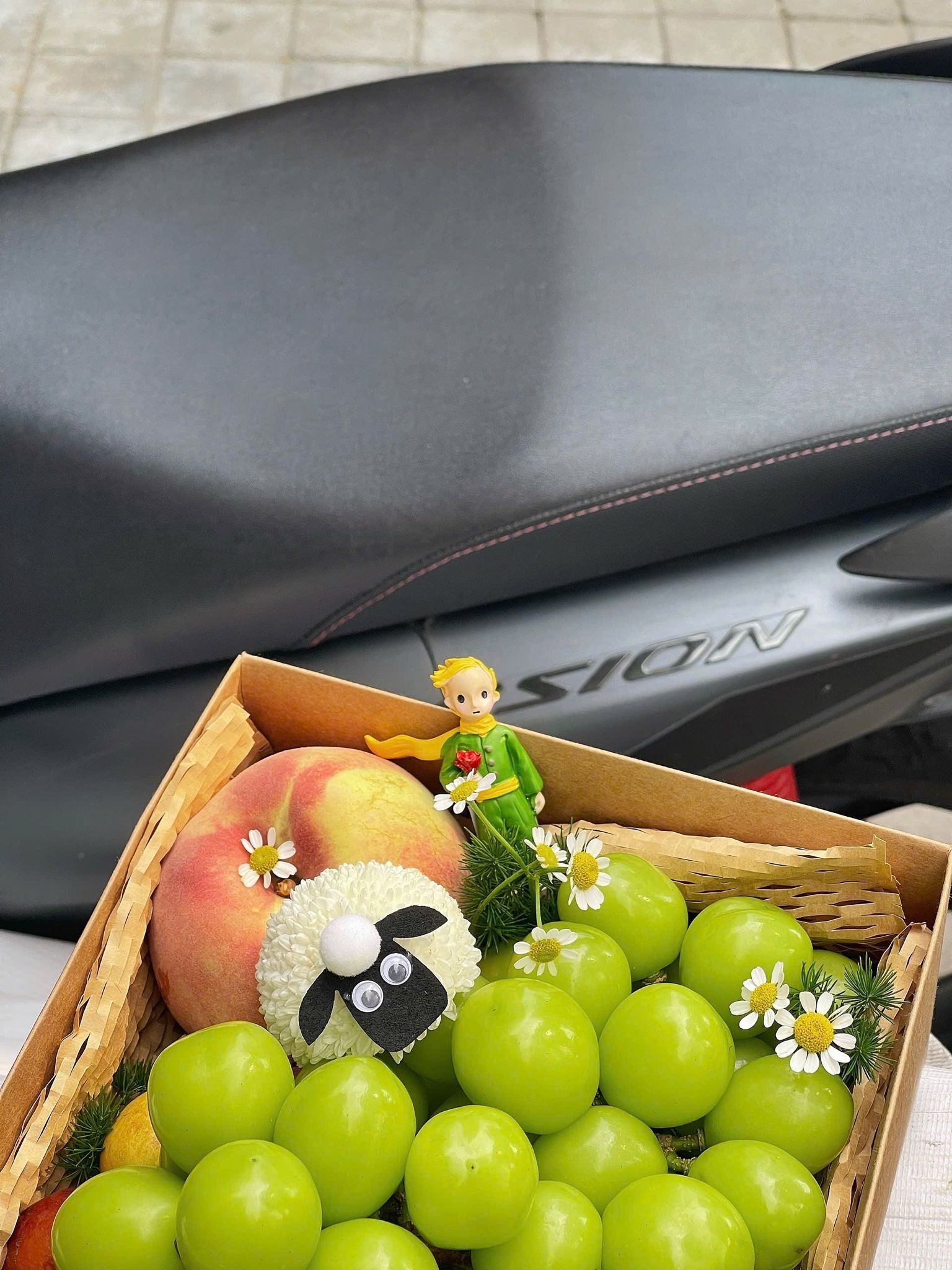 Box Con Cừu Và Chùm Nho Xanh
