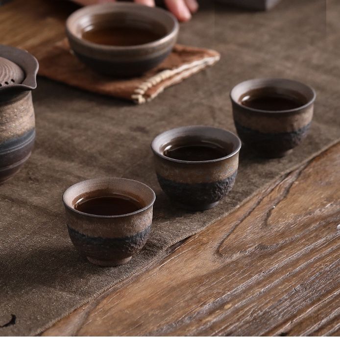 Tách Gốm La Hán