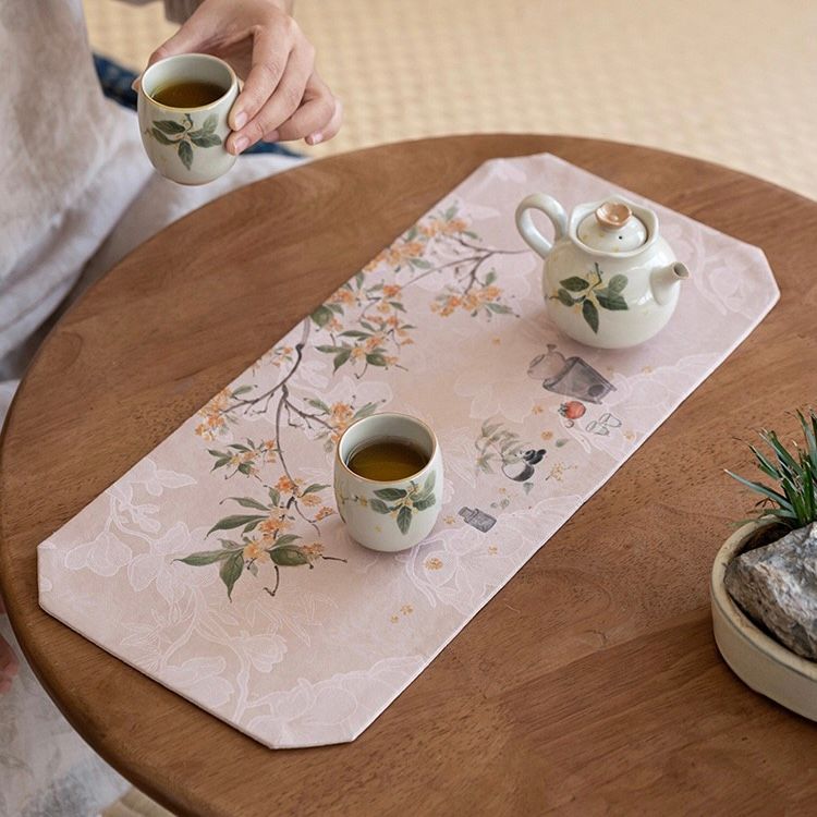 Tấm Trải Bàn Trà Hoa Thêu