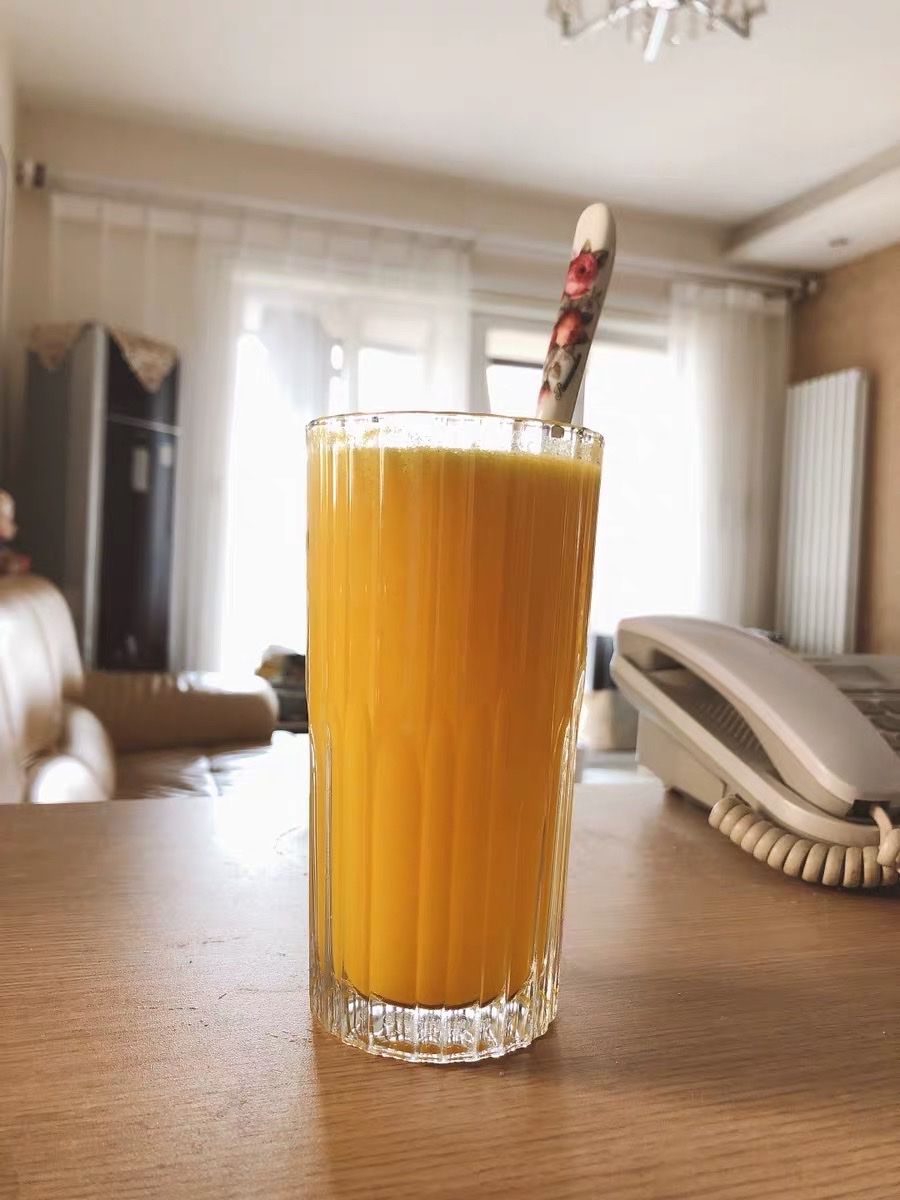 Cốc thủy tinh giọt nước