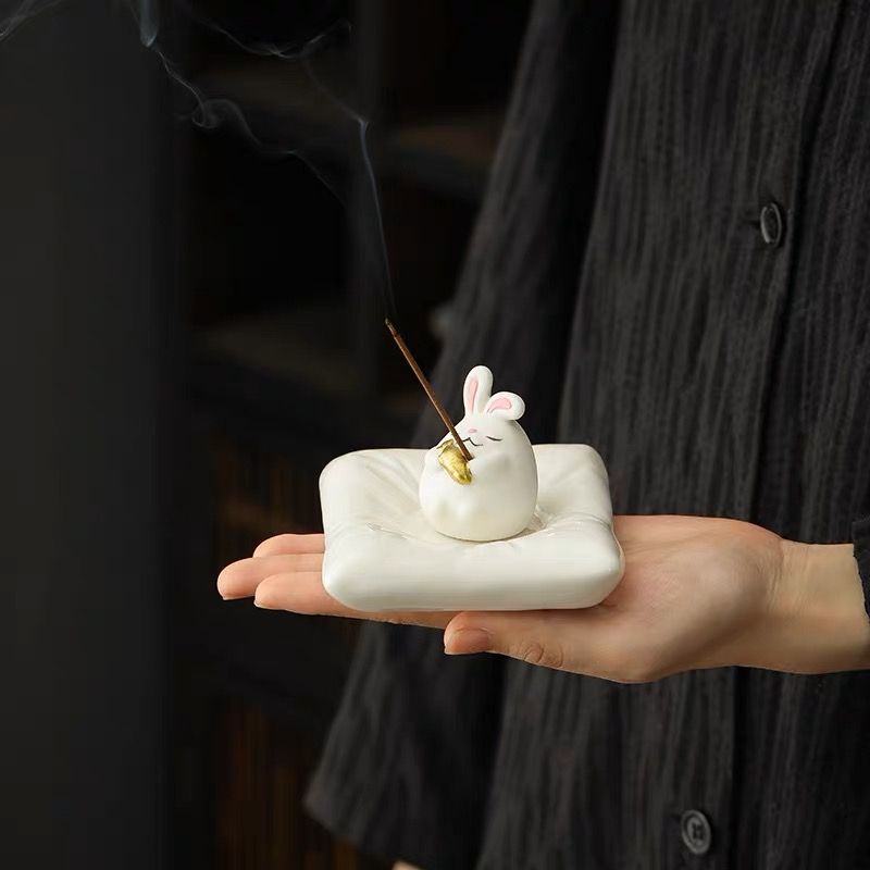 Đốt Trầm Thỏ Trắng