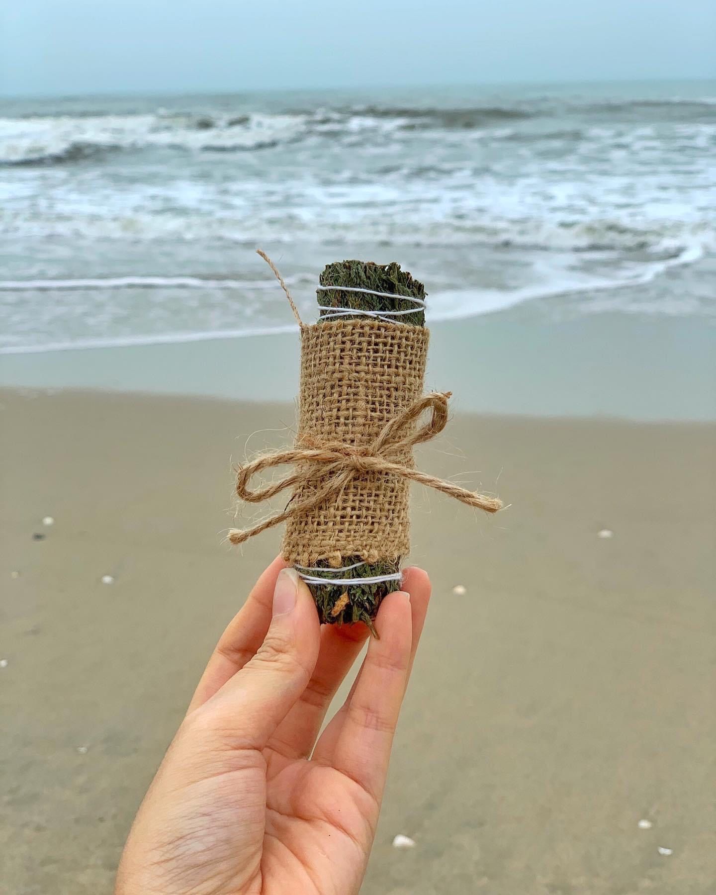 Bó Tuyết Tùng (Cedar Smudge)