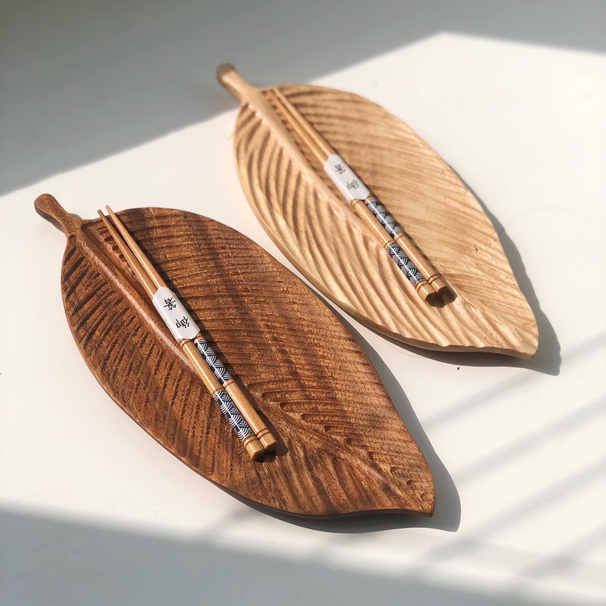 Đĩa lá gỗ đậm (29,5x12,5)