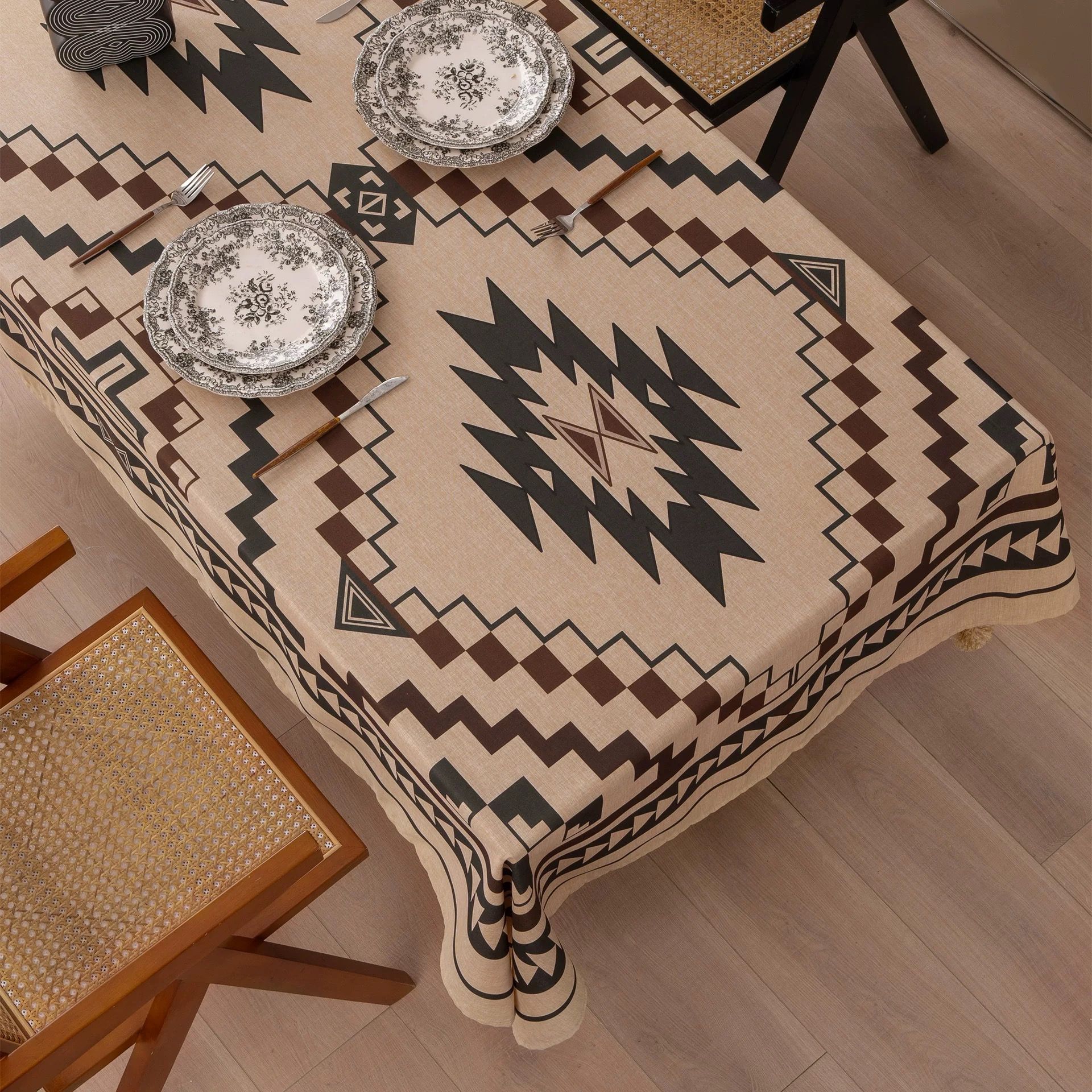 Khăn Trải Bàn Hoạ Tiết Retro