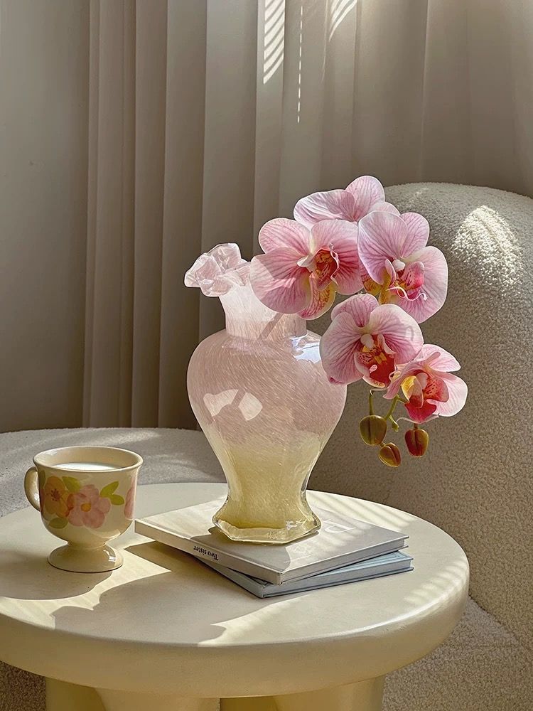 Bình Hoa Thuỷ Tinh Thời Trung Cổ Của Pháp