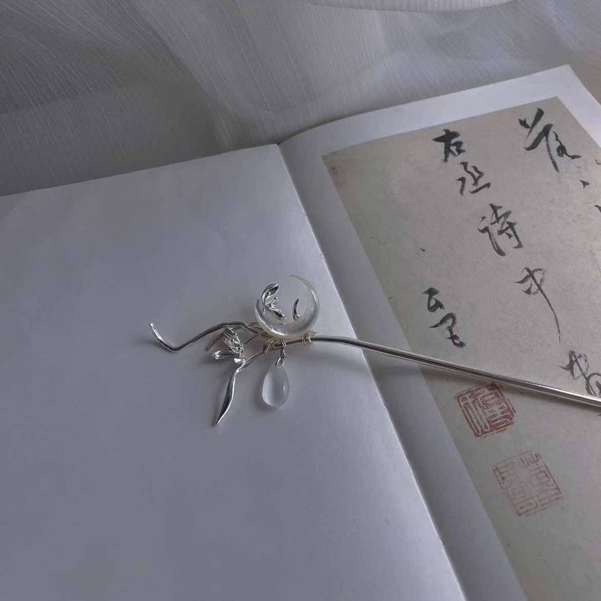 Trâm Cài Tóc Endless Moon Orchid