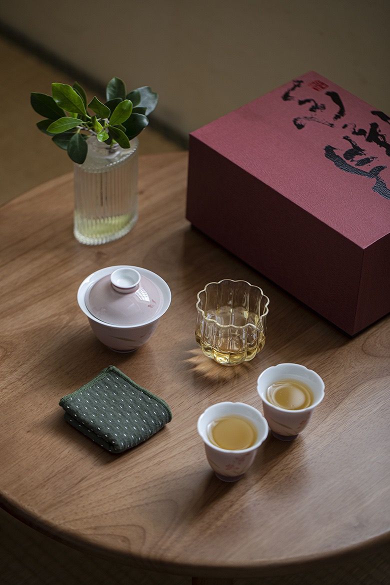 Bộ Ấm Chén Hoa Lan Nhỏ Mùa Xuân
