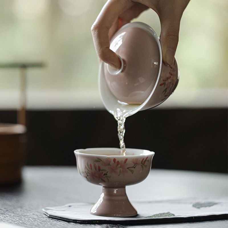 Ấm Trà Vẽ Tay Hoa Đào Nở Rộ