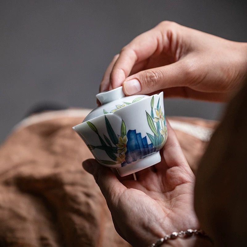 Chén Trà Hoa Thuỷ Tiên Vẽ Tay