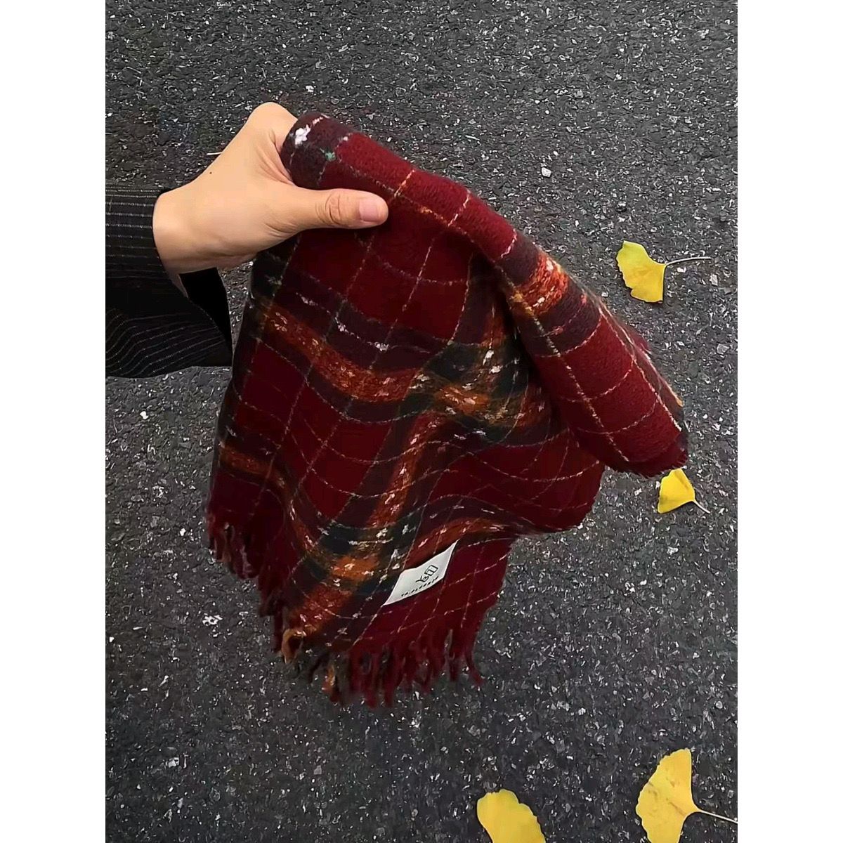 Khăn Quàng Cổ Sọc Đỏ Ấm Áp