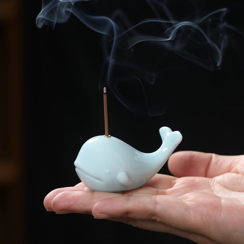 Đốt Trầm Cá Voi Nhỏ